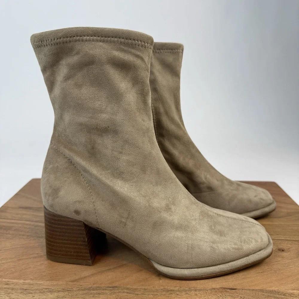 New NWOB Womens Steve Madden Pammy Taupe Brown Faux Suede Heeled Boots Size 6‎ M